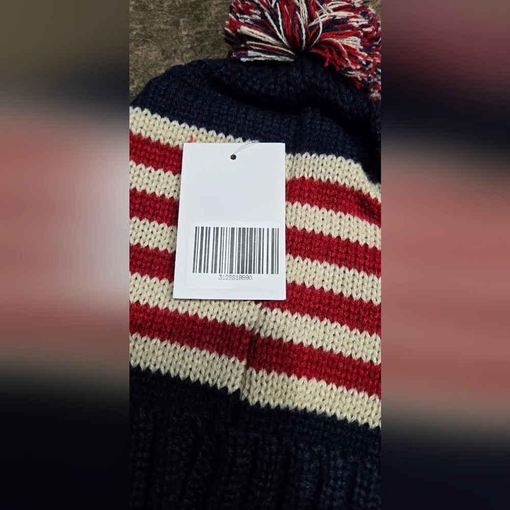 Trump Pom Pom Beanie - Picture 6 of 6